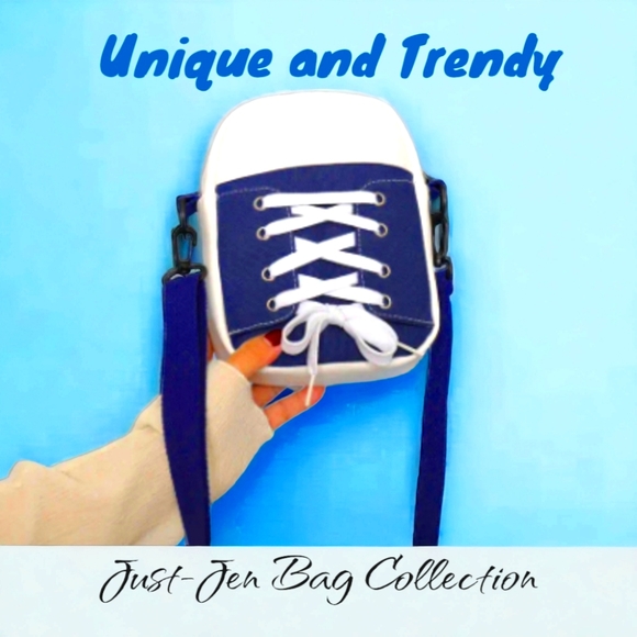 NWT!! Women's Unique Blue and White Crossbody Shoulder Bag 💙✨️💙 - Picture 1 of 12